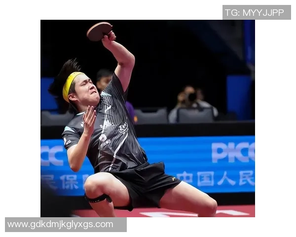 咚的一声!王楚钦以头撞桌满是沮丧,也只要他能逼出最完美樊振东 咚的一声!王楚钦以头撞桌满是沮丧,也只要他能逼出最完美樊振东