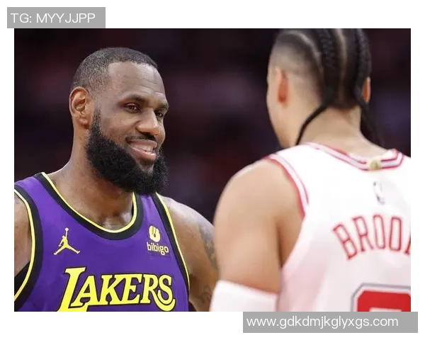 场均63.9分联盟榜首!湖人双枪又刷爆纪录 赛后夫妻组合言辞引热议 场均63.9分联盟榜首!湖人双枪又刷爆纪录 赛后夫妻组合言辞引热议